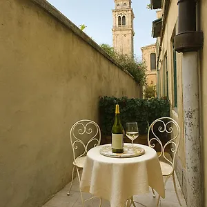Calle De Le Pazienze Venise